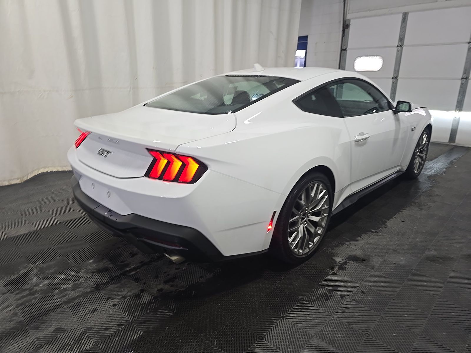 FORD MUSTANG - 5