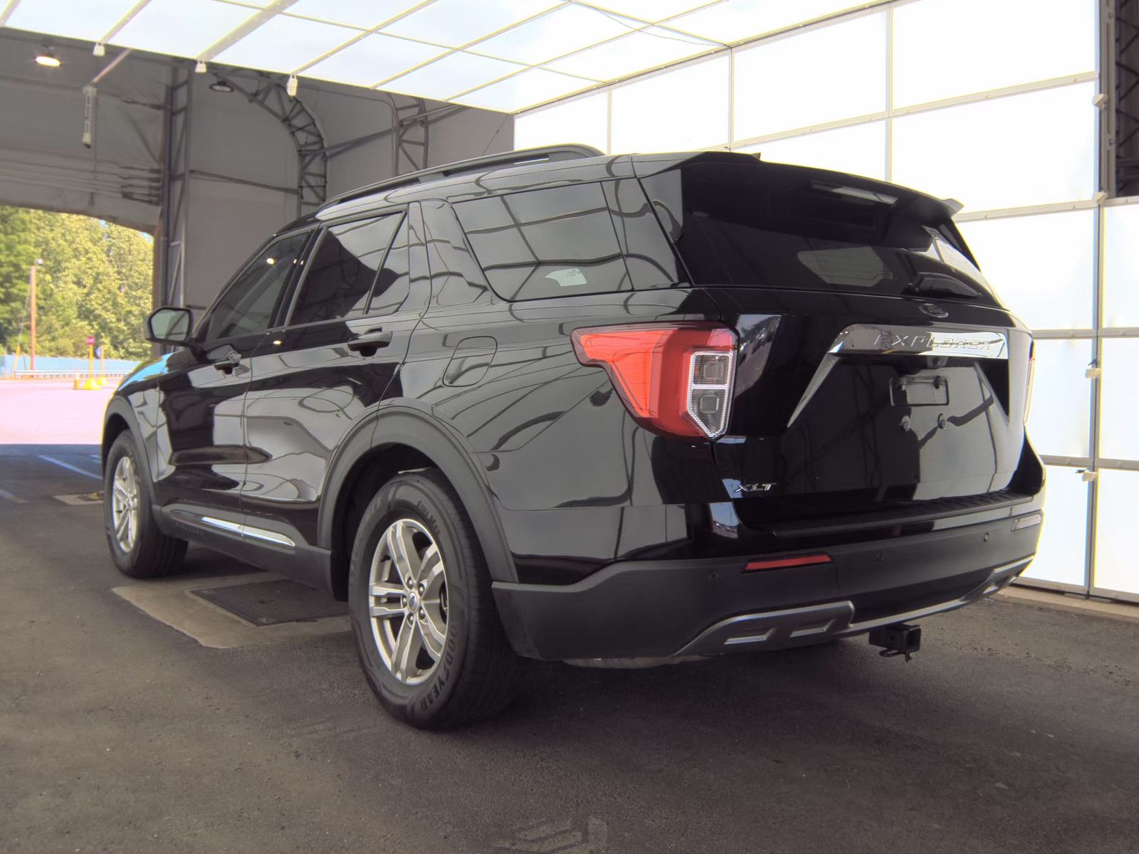 FORD EXPLORER - 9
