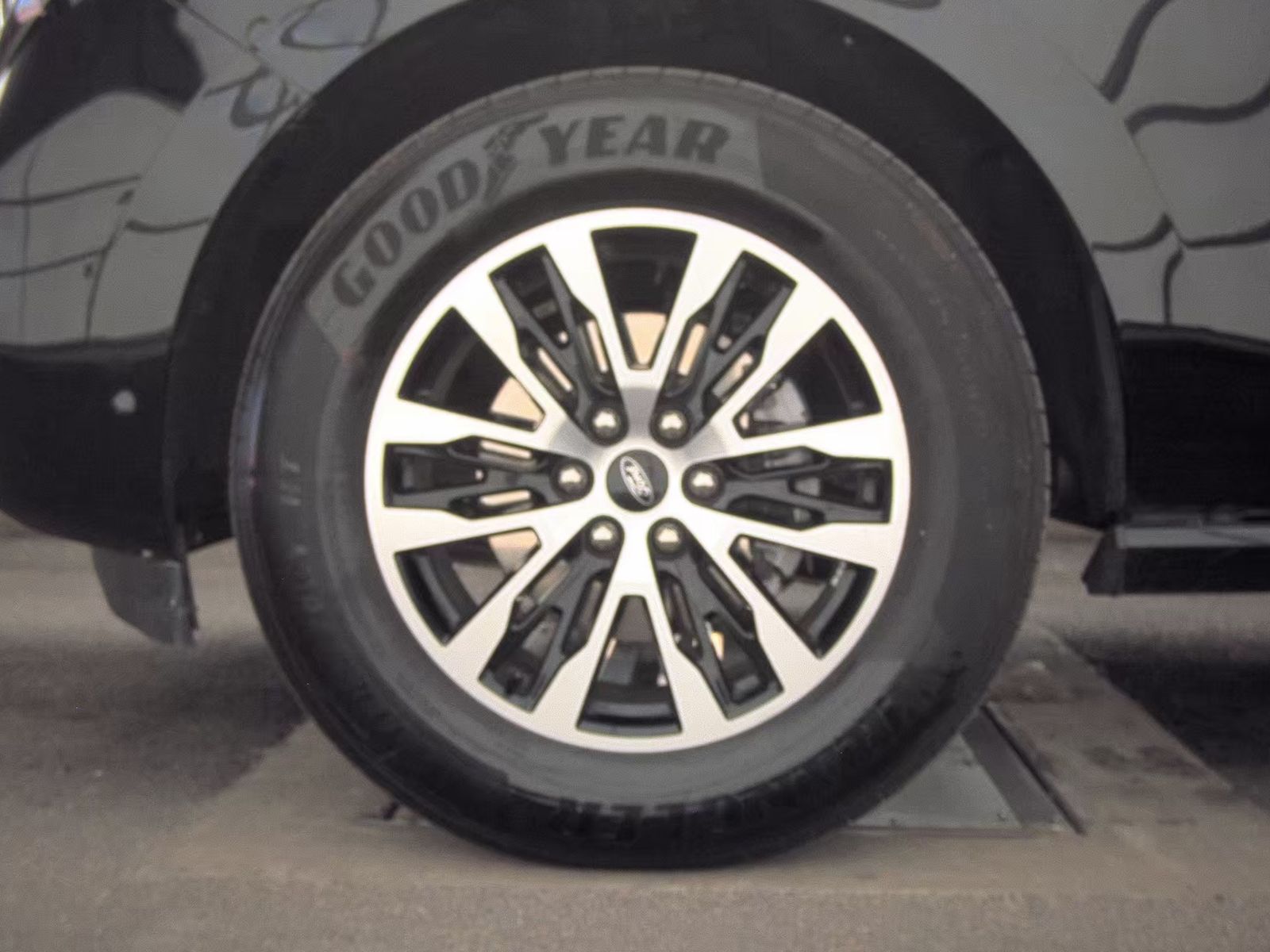 FORD EXPEDITION - 10