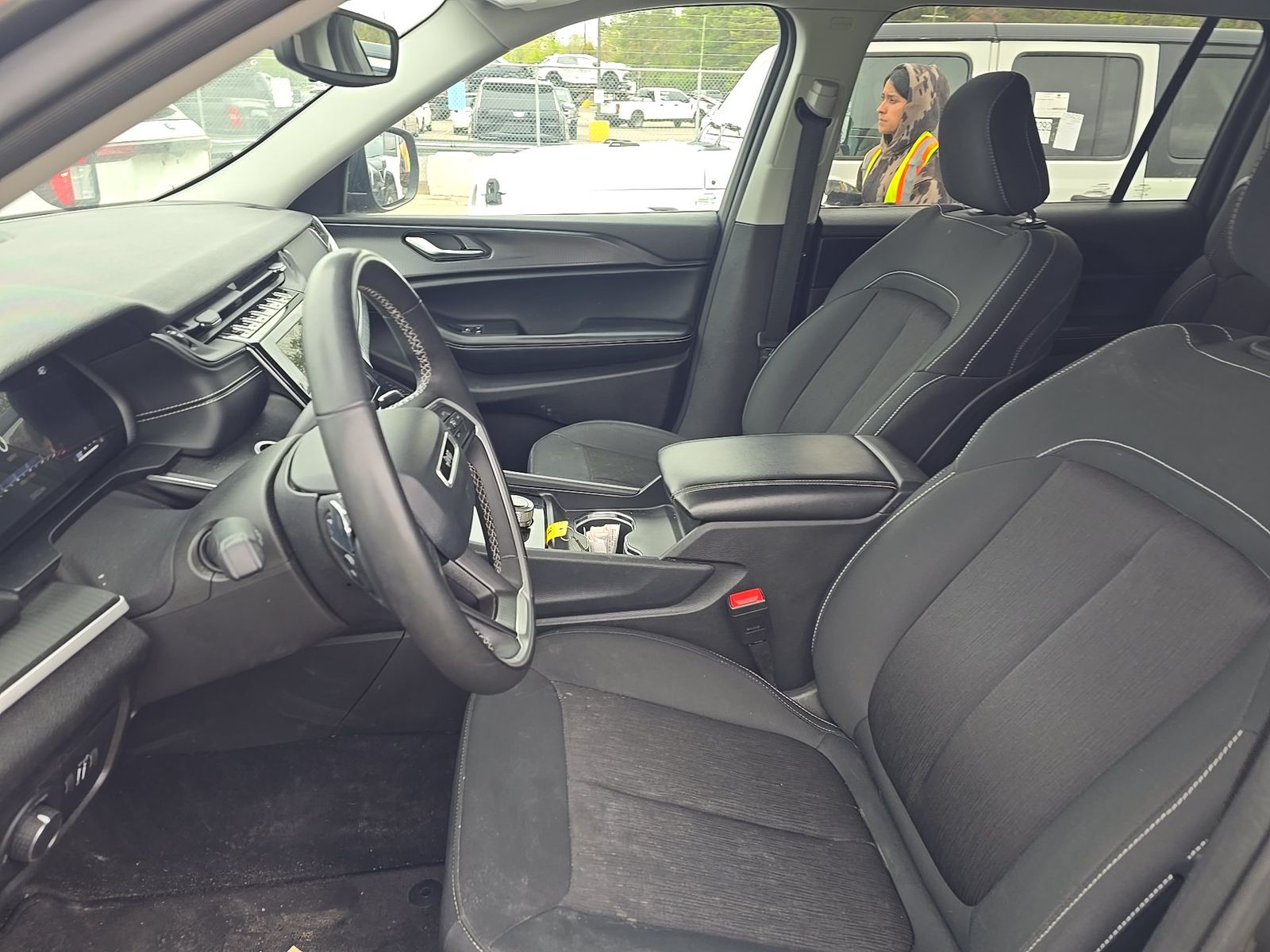2023 Jeep Grand Cherokee L Laredo AWD