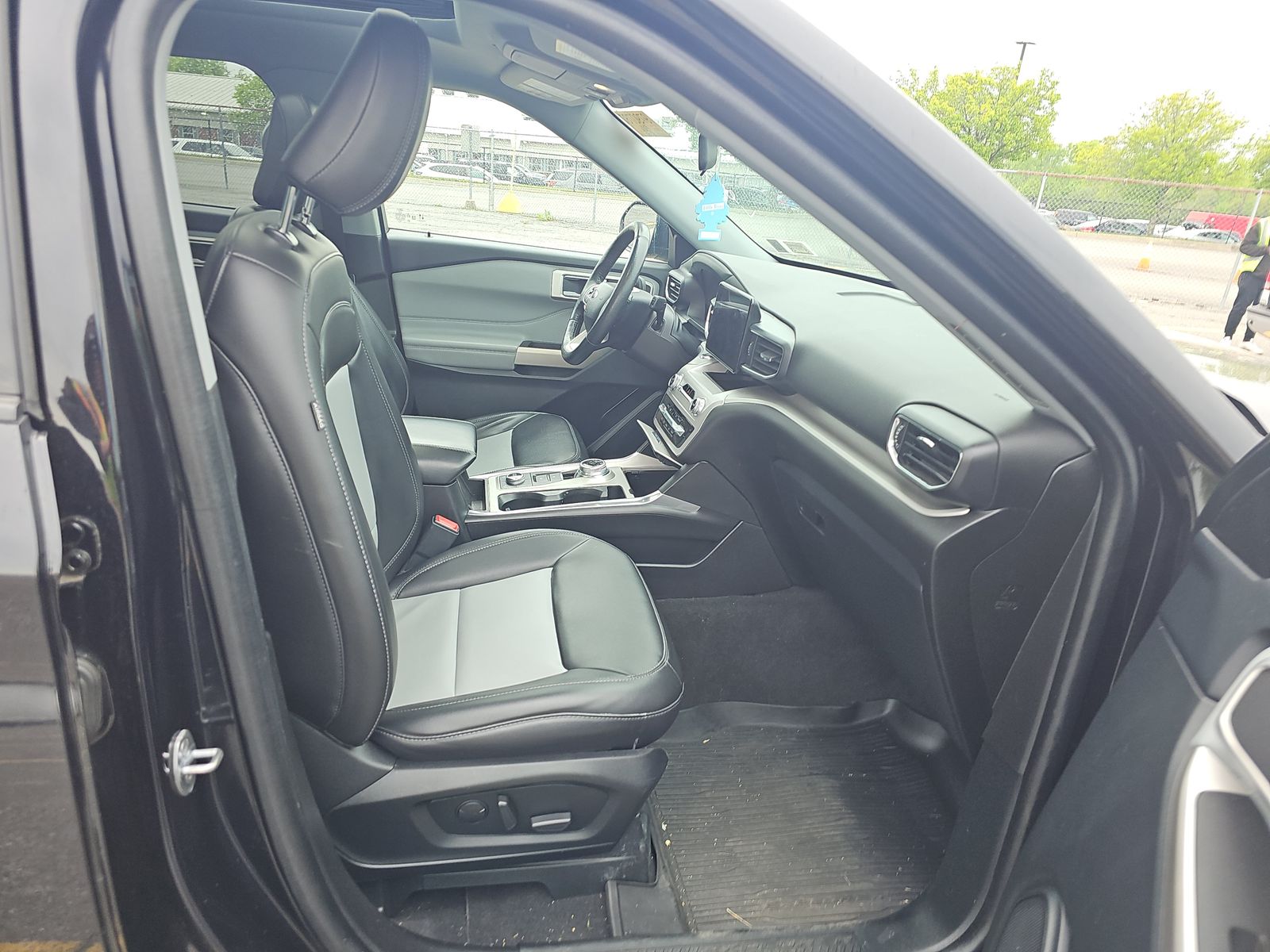FORD EXPLORER - 9