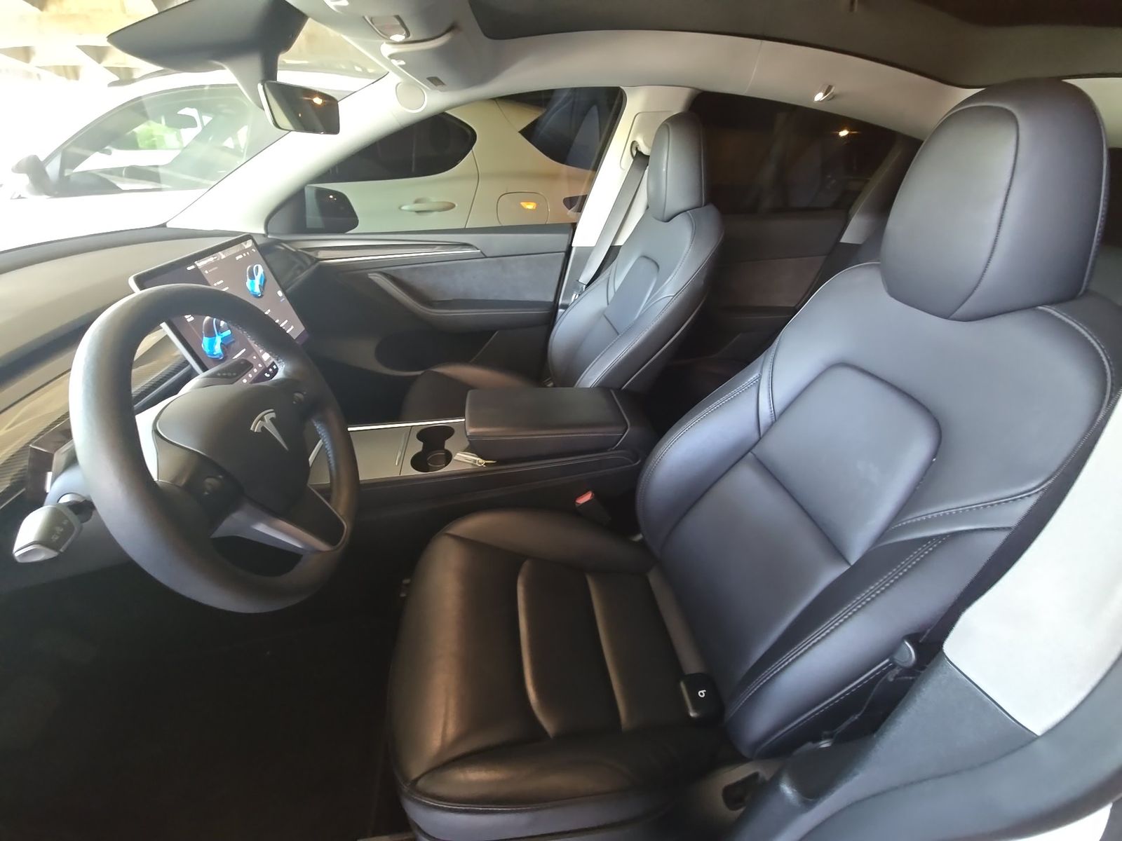 TESLA MODEL Y - 8