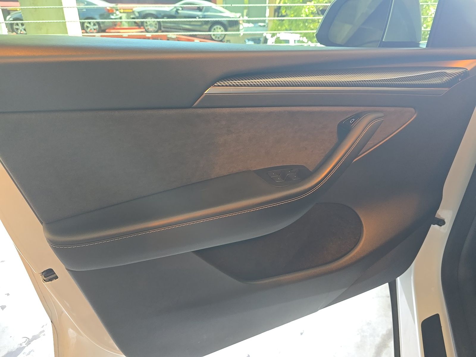 TESLA MODEL Y - 10