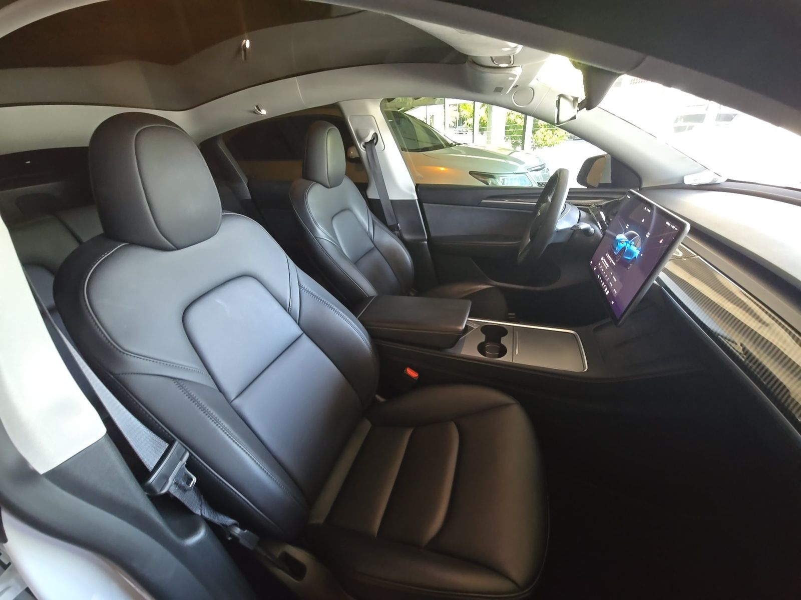 TESLA MODEL Y - 9