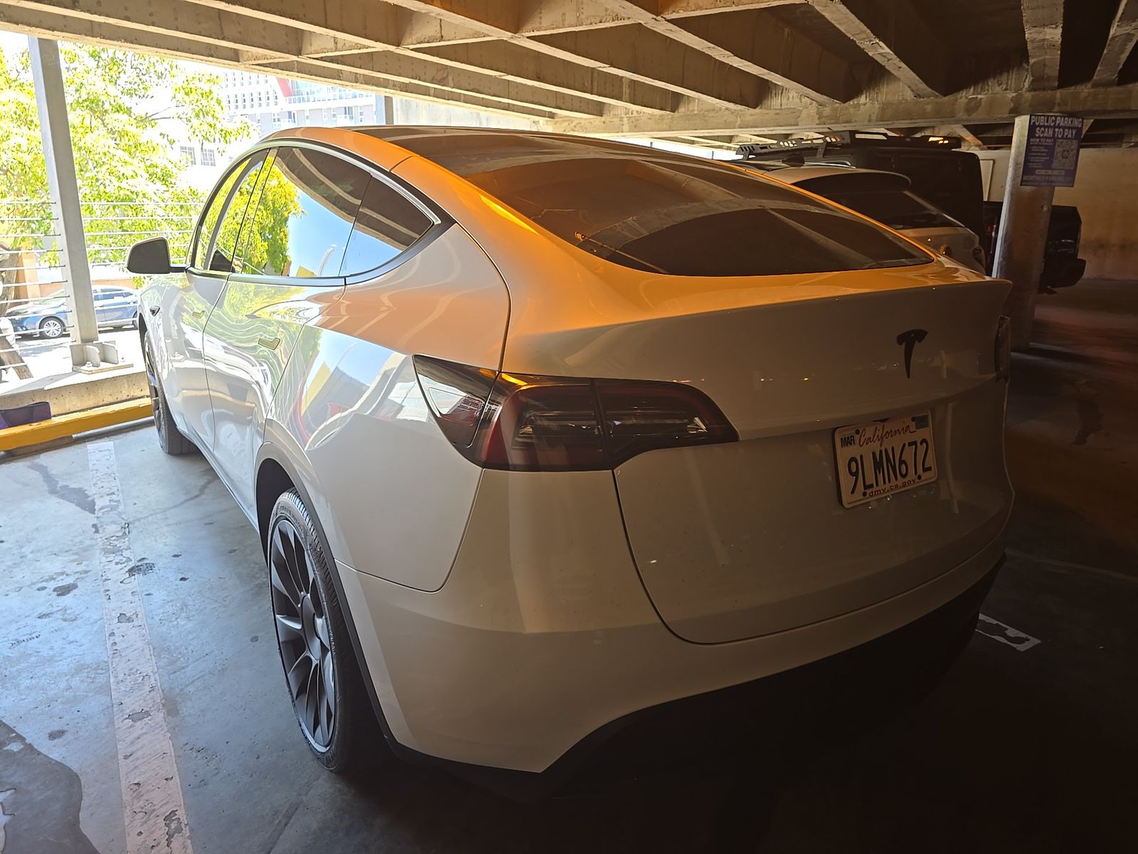 TESLA MODEL Y - 7