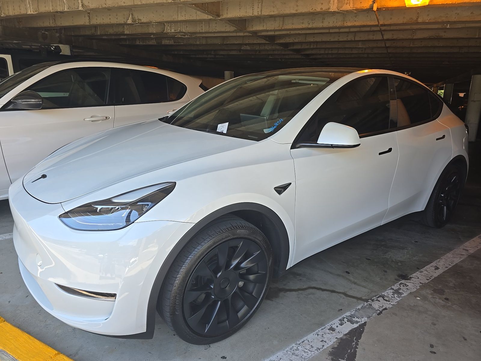 TESLA MODEL Y - 1