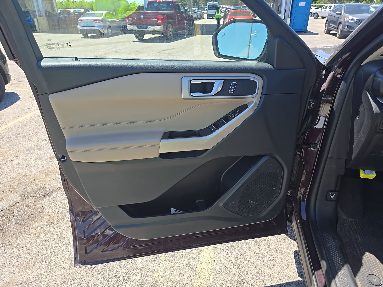 FORD EXPLORER - 10