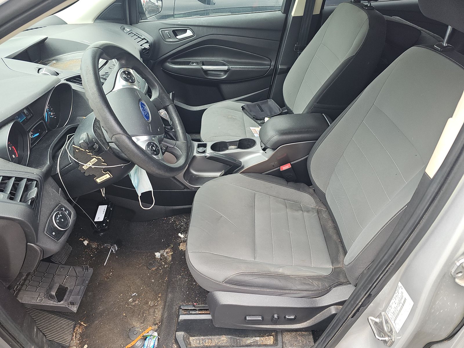 FORD ESCAPE - 8