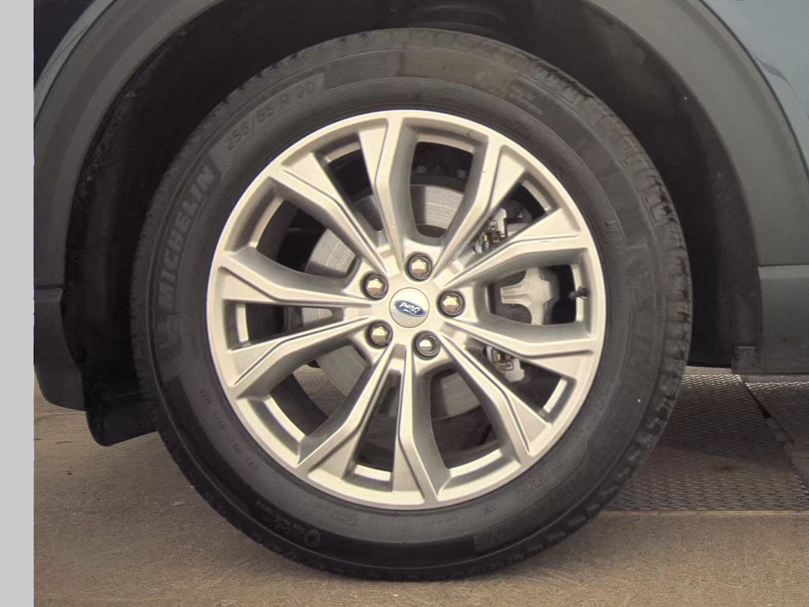 FORD EXPLORER - 10
