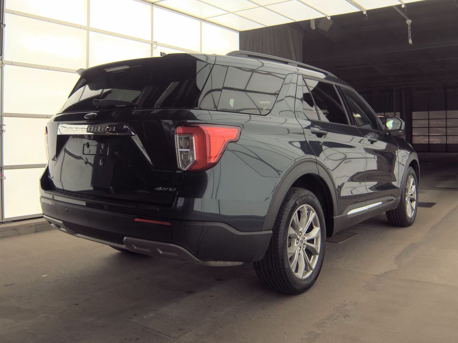 FORD EXPLORER - 6