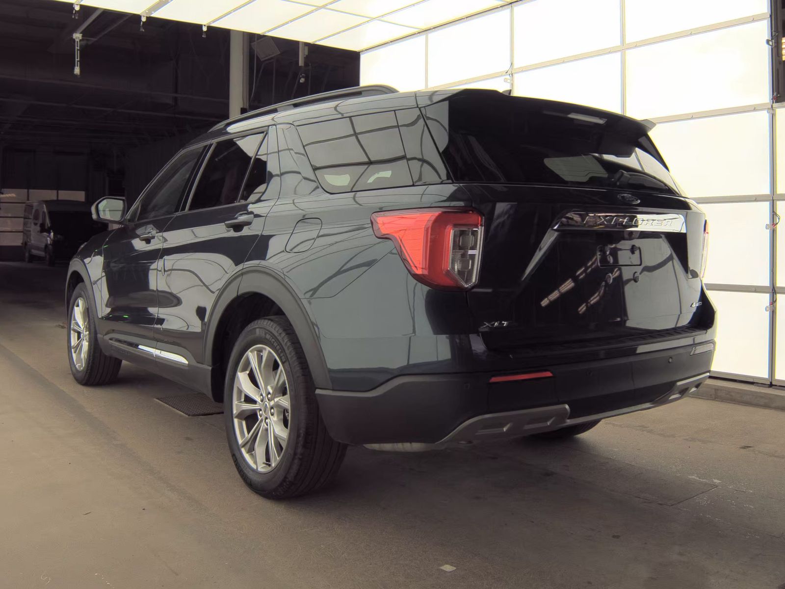 FORD EXPLORER - 9