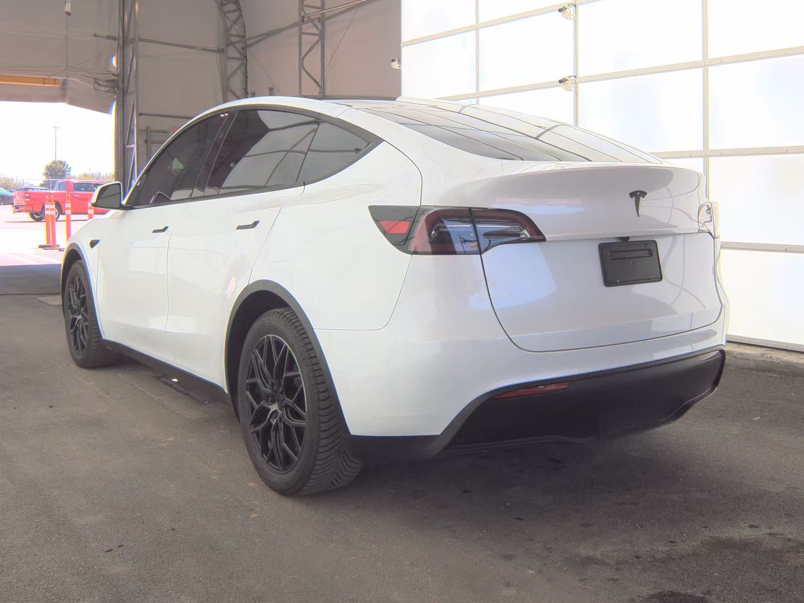 TESLA MODEL Y - 9