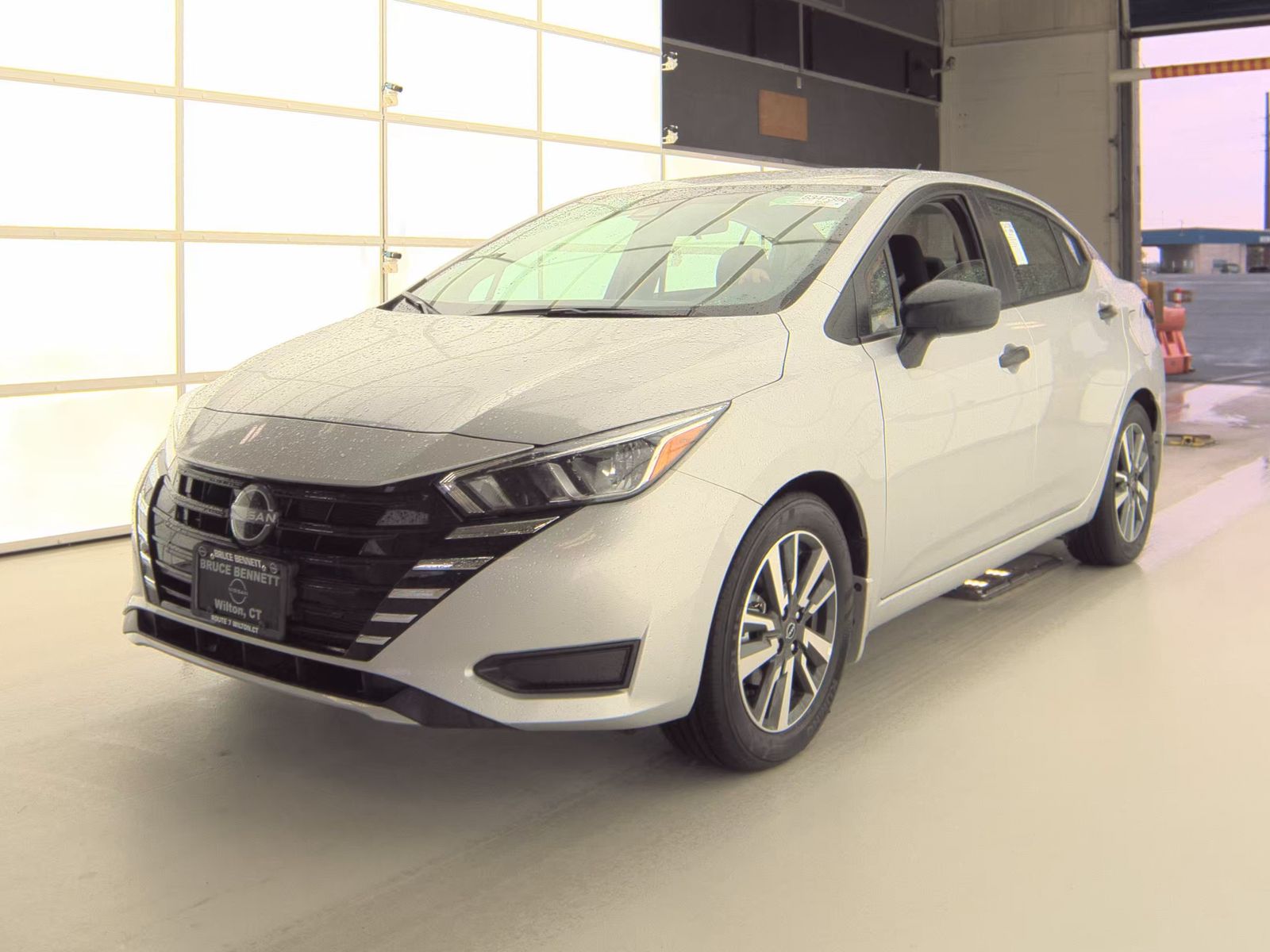 NISSAN VERSA - 1