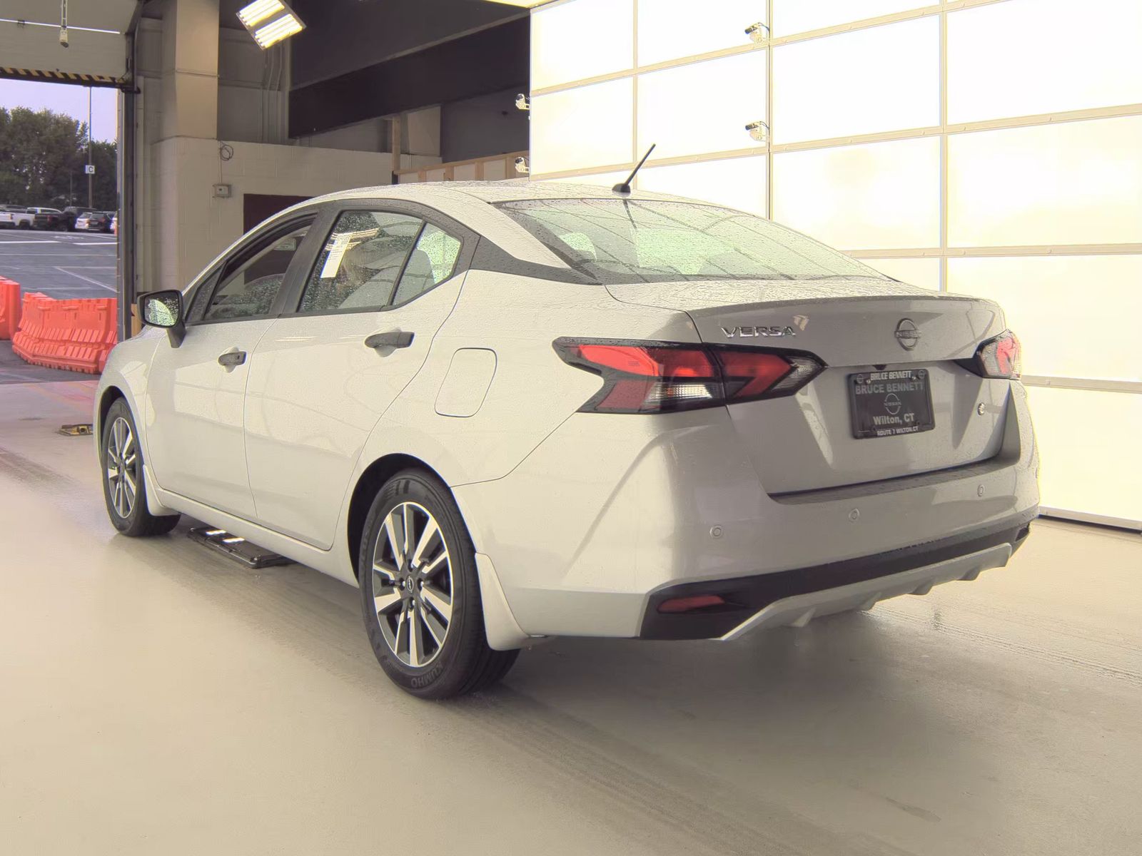 NISSAN VERSA - 9