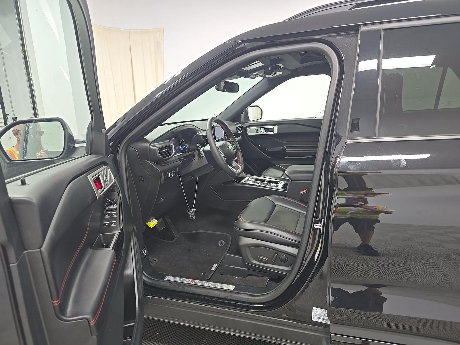 FORD EXPLORER - 8