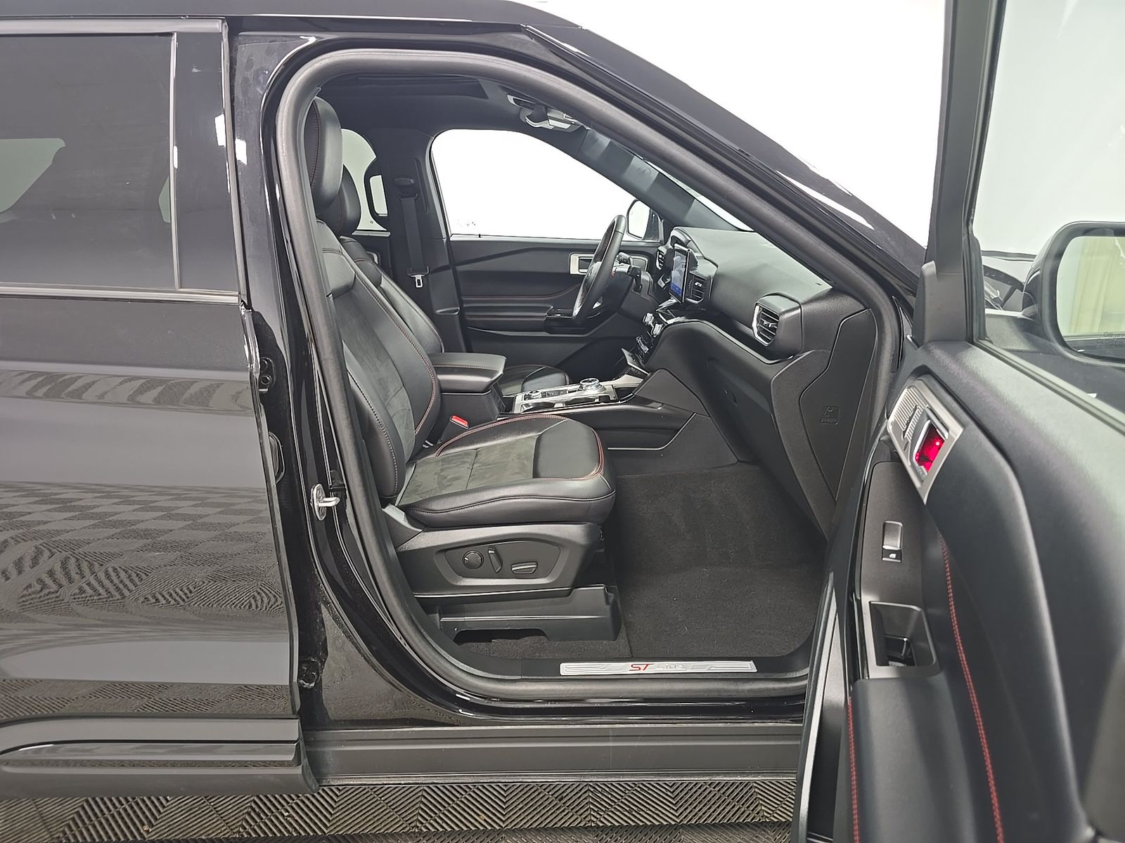 FORD EXPLORER - 9