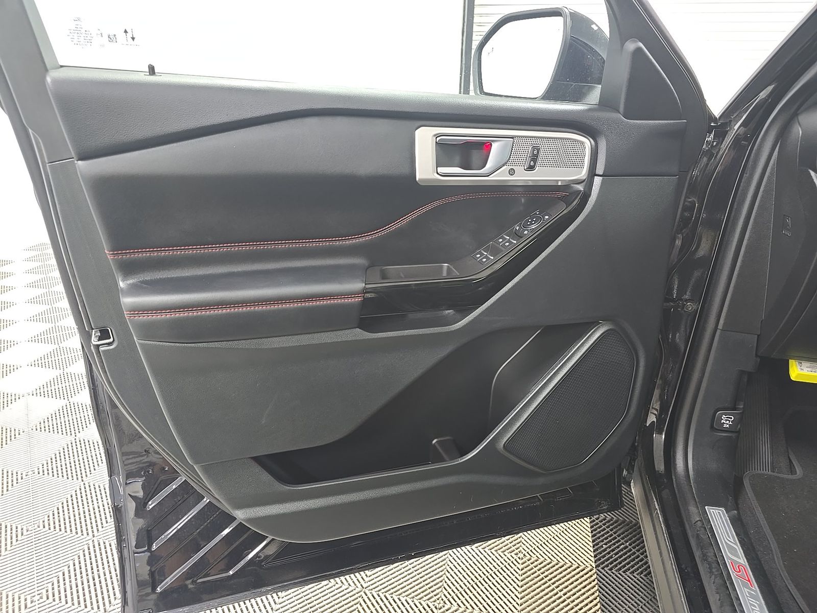 FORD EXPLORER - 10