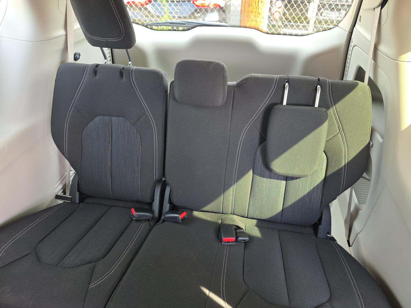 CHRYSLER VOYAGER - 9
