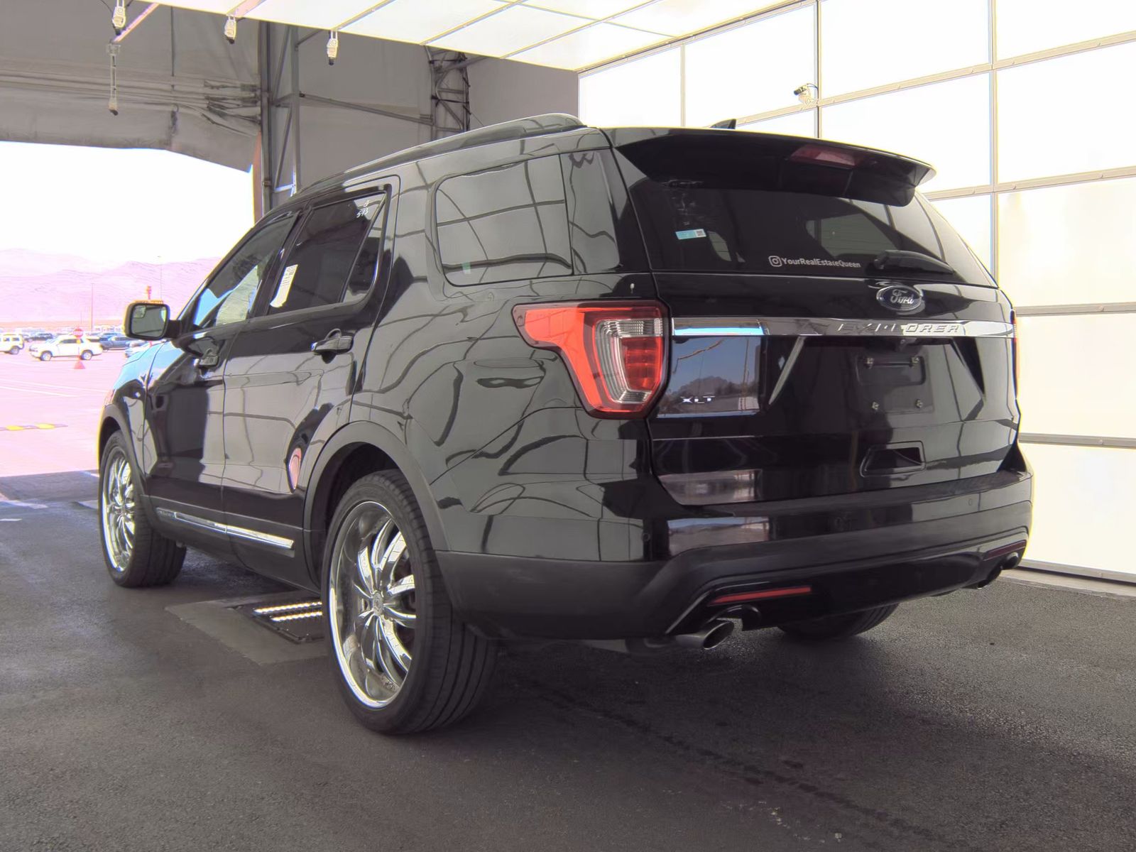 FORD EXPLORER - 9