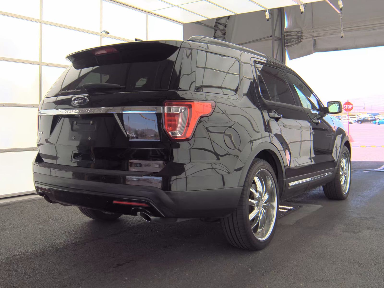 FORD EXPLORER - 6