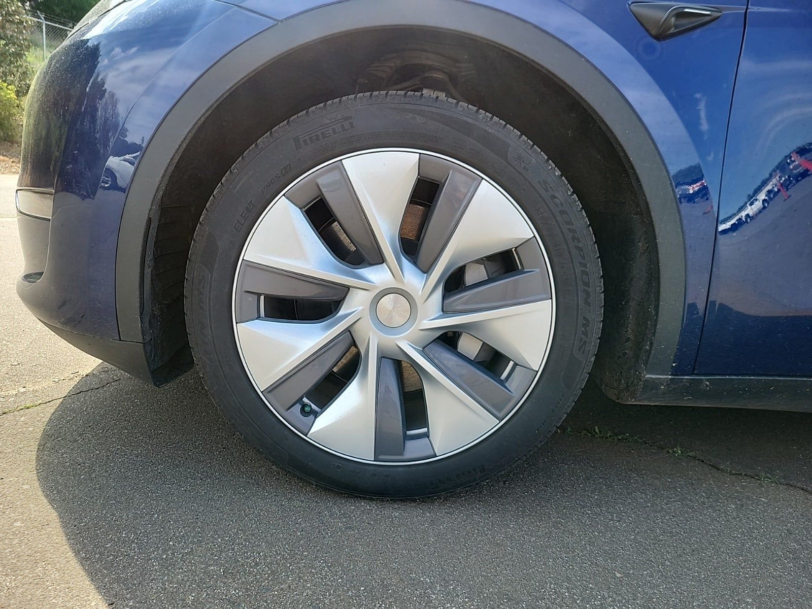 TESLA MODEL Y - 3