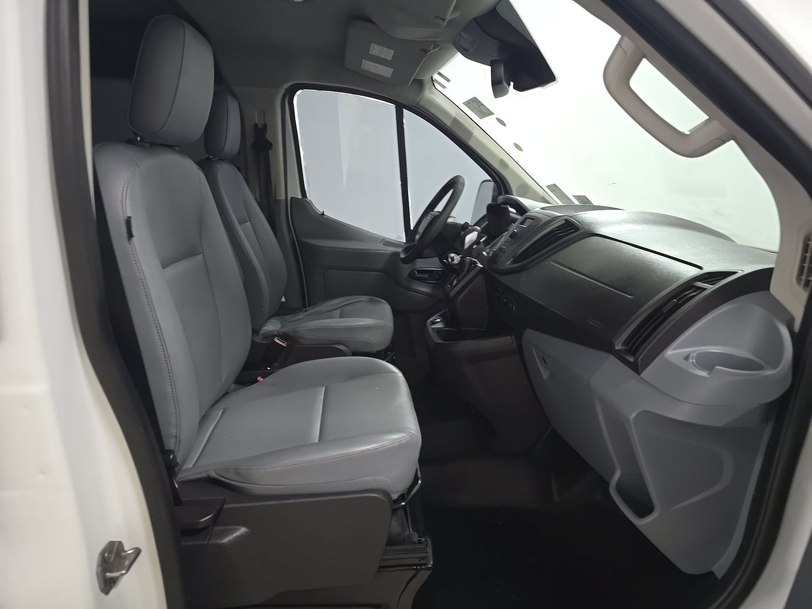 FORD TRANSIT 250 - 9