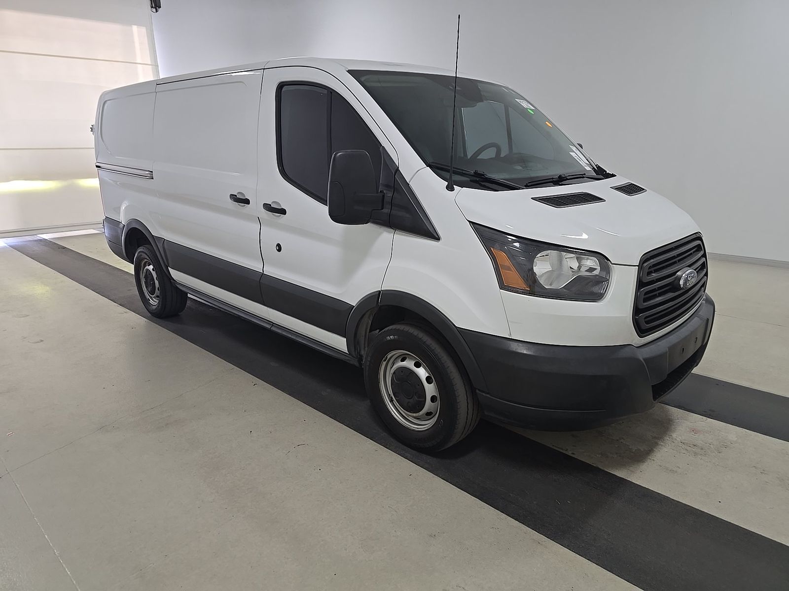 FORD TRANSIT 250 - 4