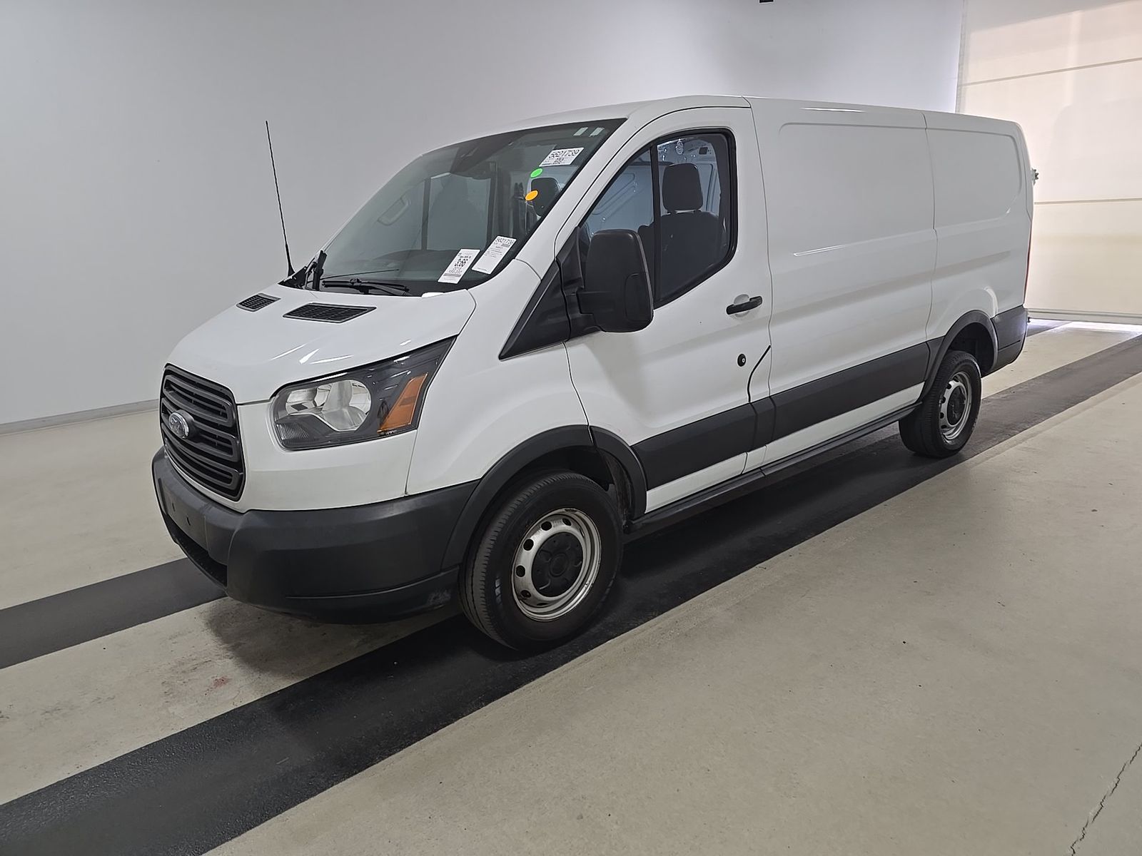 FORD TRANSIT 250 - 1