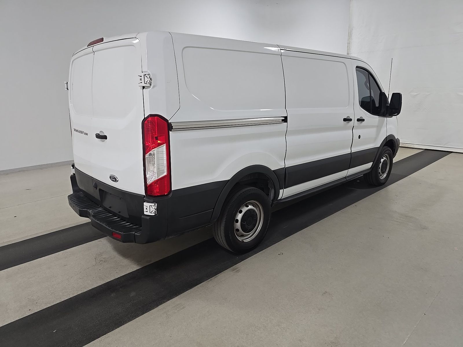 FORD TRANSIT 250 - 5