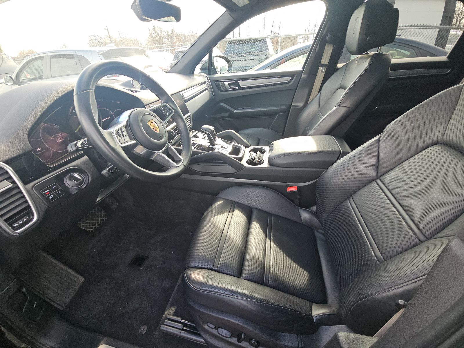 PORSCHE CAYENNE - 8