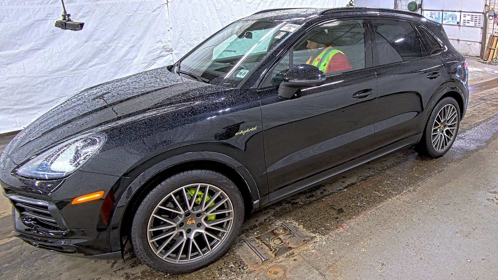 PORSCHE CAYENNE - 1
