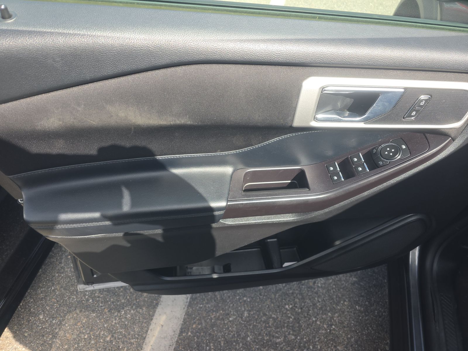 FORD EXPLORER - 10