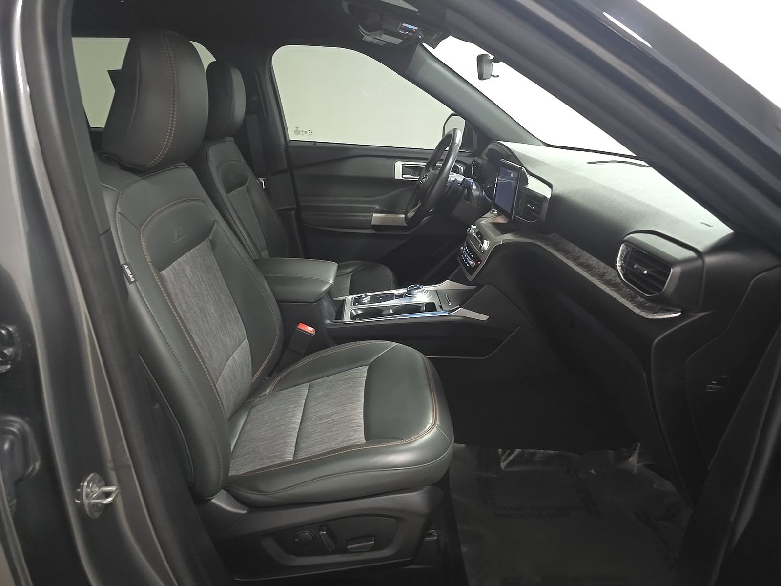 FORD EXPLORER - 9
