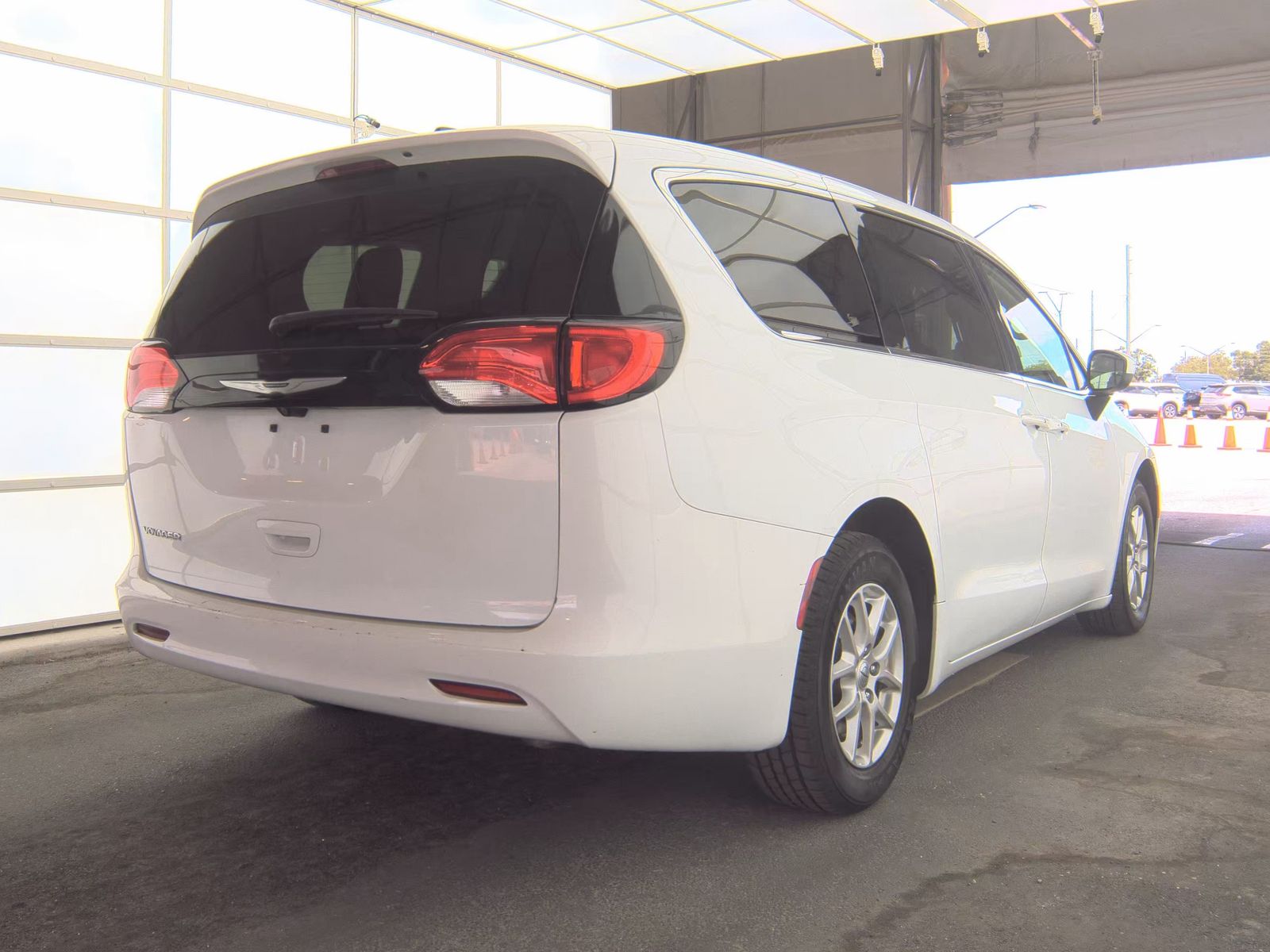 CHRYSLER VOYAGER - 5