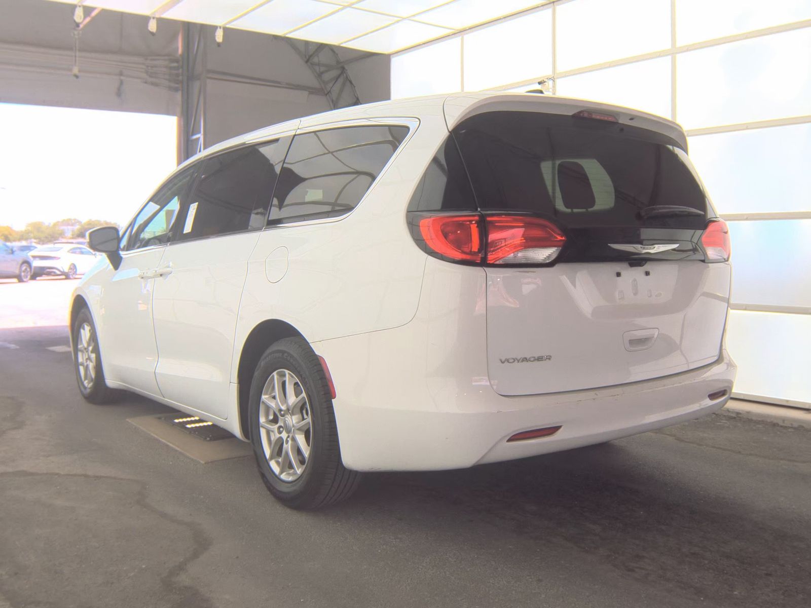 CHRYSLER VOYAGER - 7