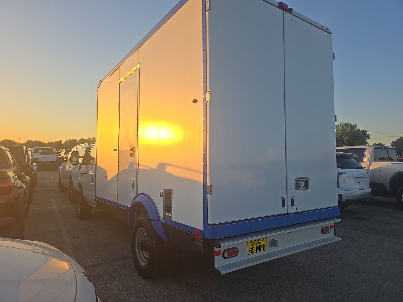 FORD E-350 - 7