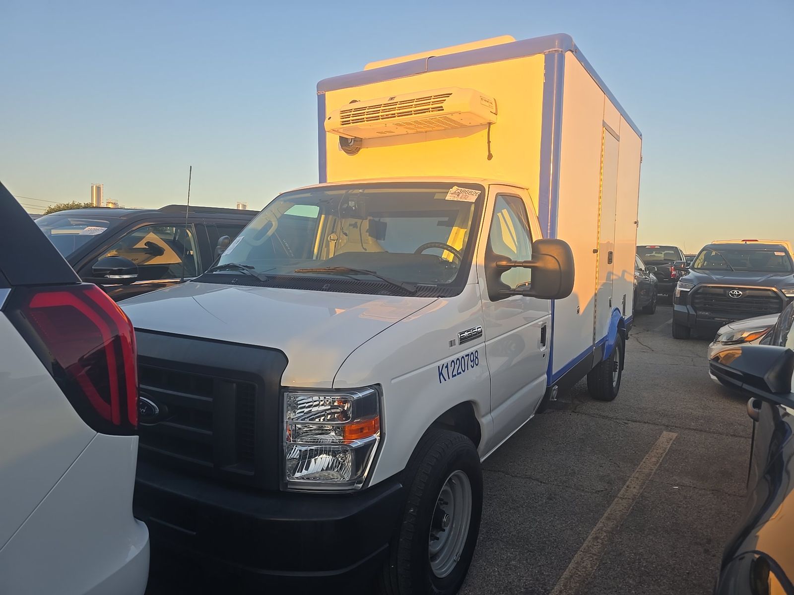FORD E-350 - 1