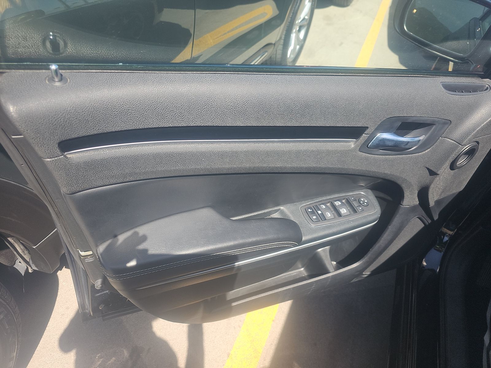 CHRYSLER 300 - 10