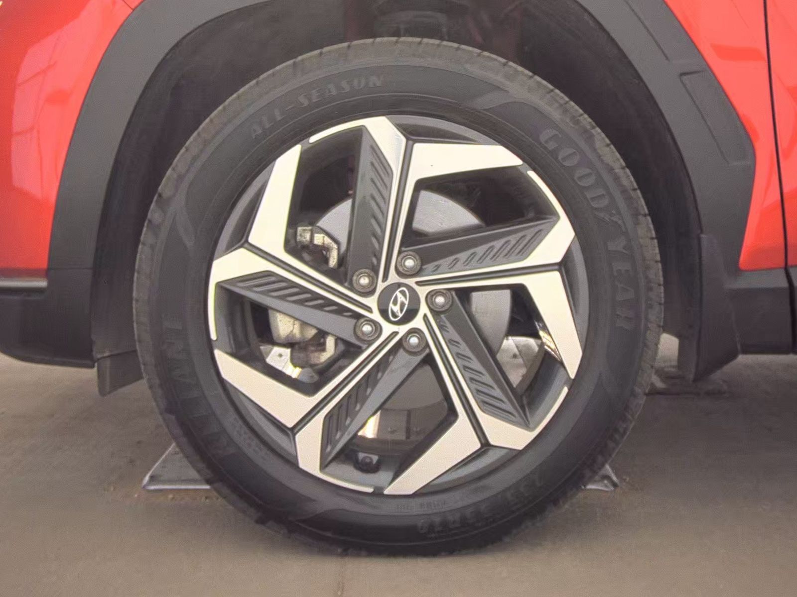 HYUNDAI TUCSON - 10