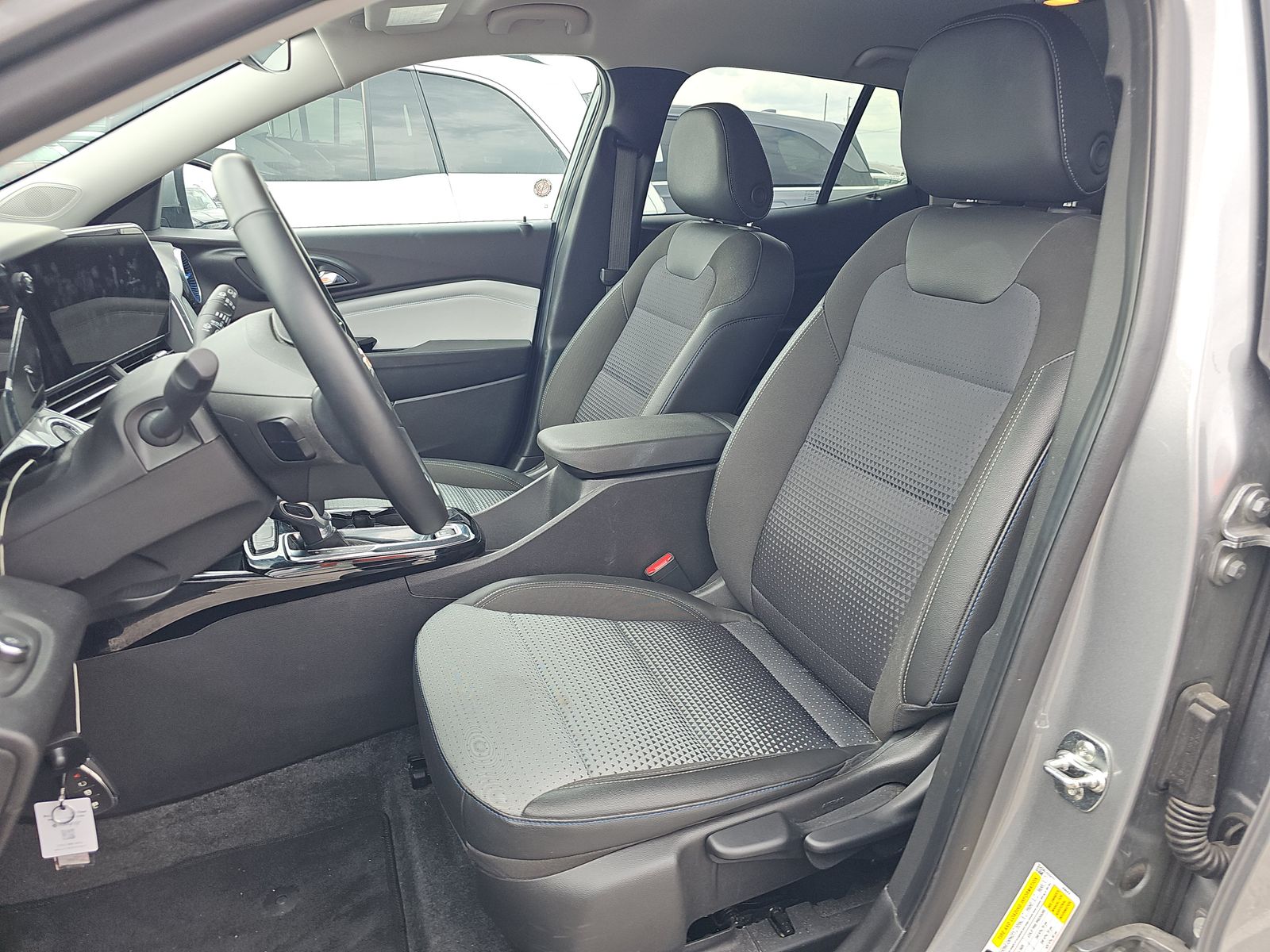 CHEVROLET TRAX - 8
