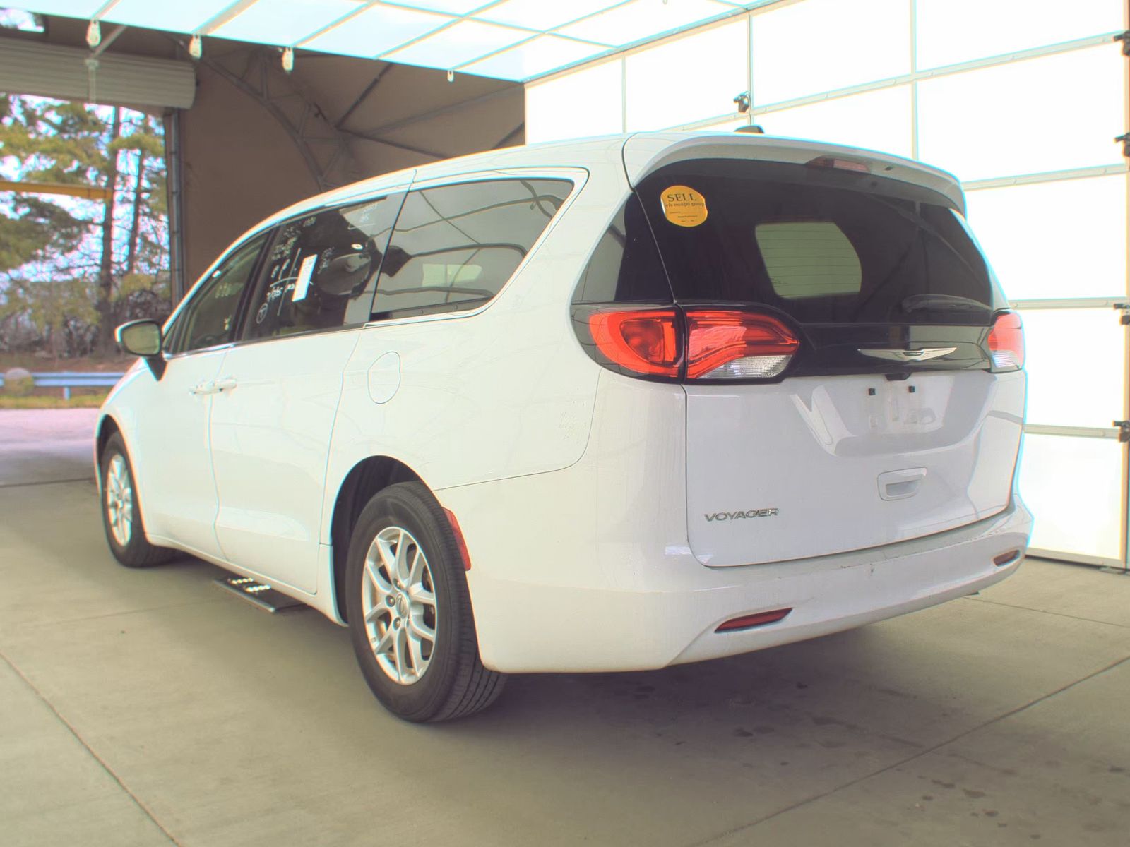 CHRYSLER VOYAGER - 7