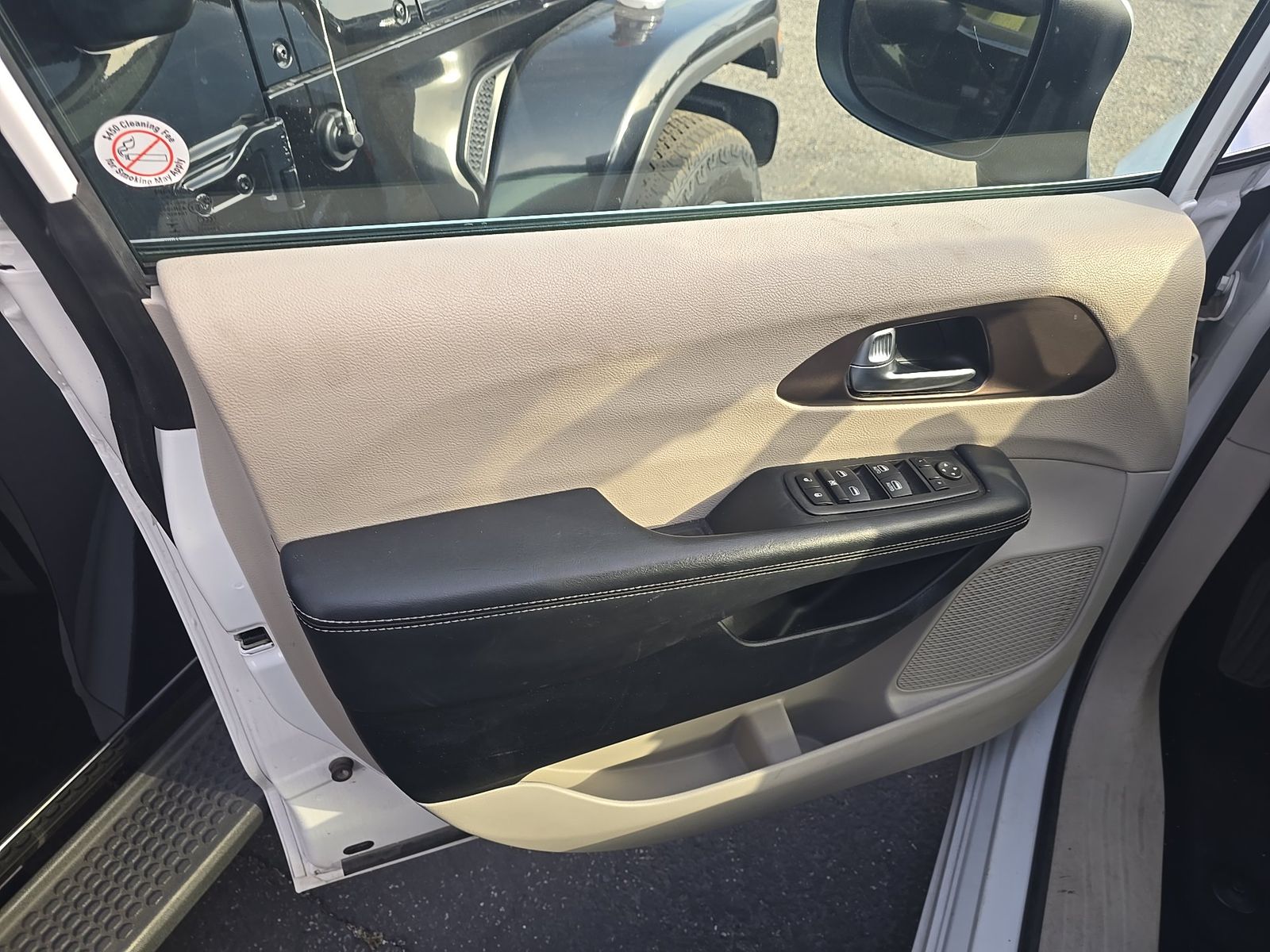 CHRYSLER VOYAGER - 10