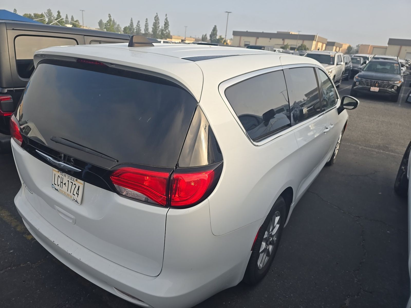 CHRYSLER VOYAGER - 5