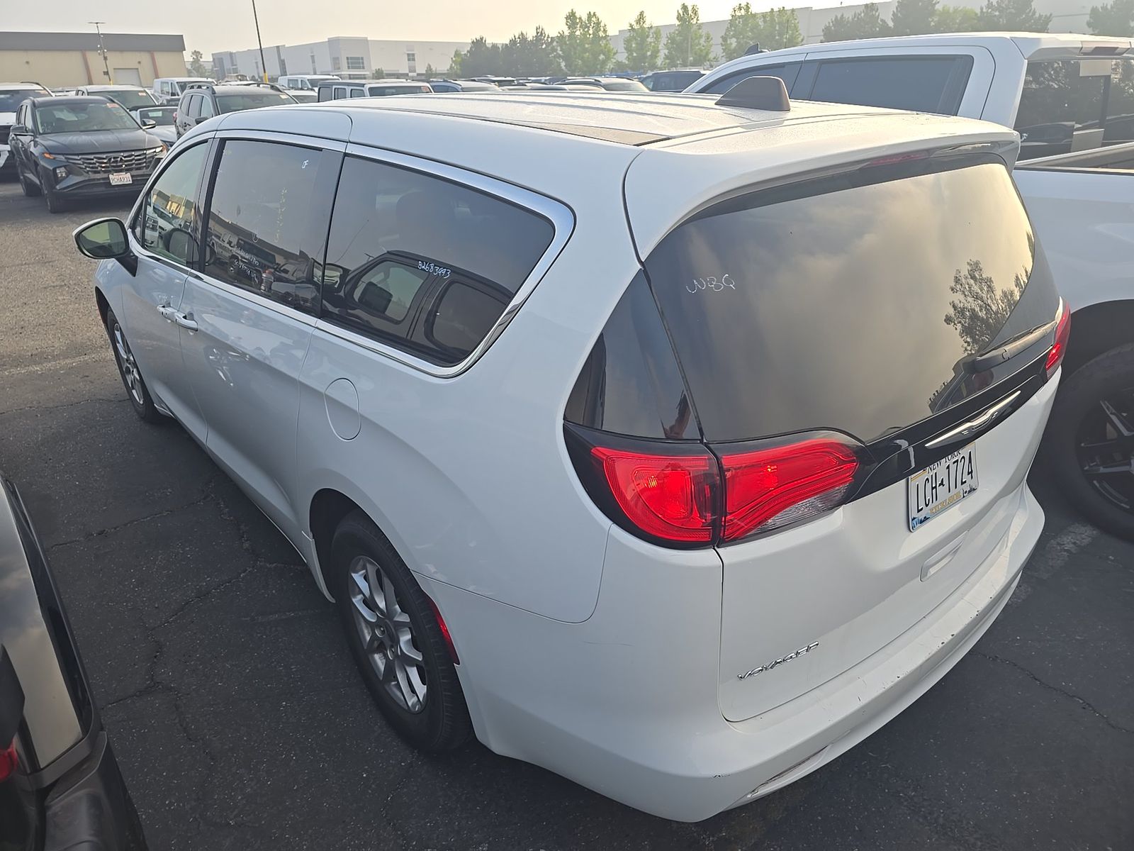 CHRYSLER VOYAGER - 7