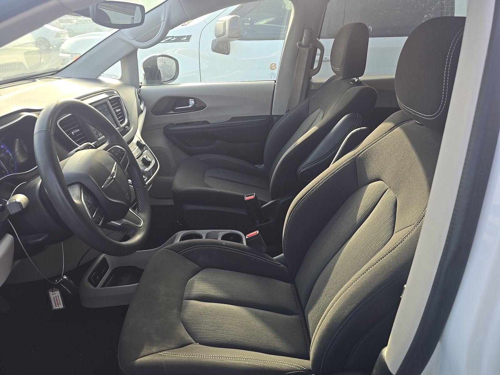 CHRYSLER VOYAGER - 8