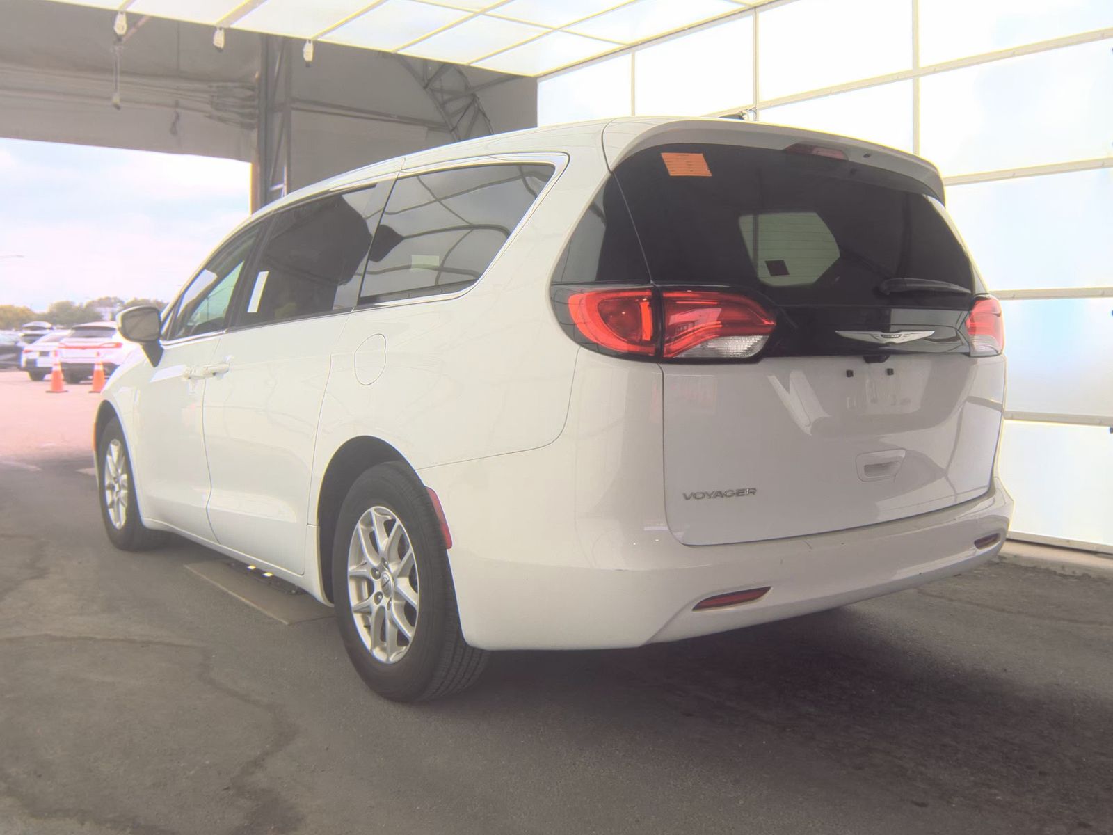 CHRYSLER VOYAGER - 7