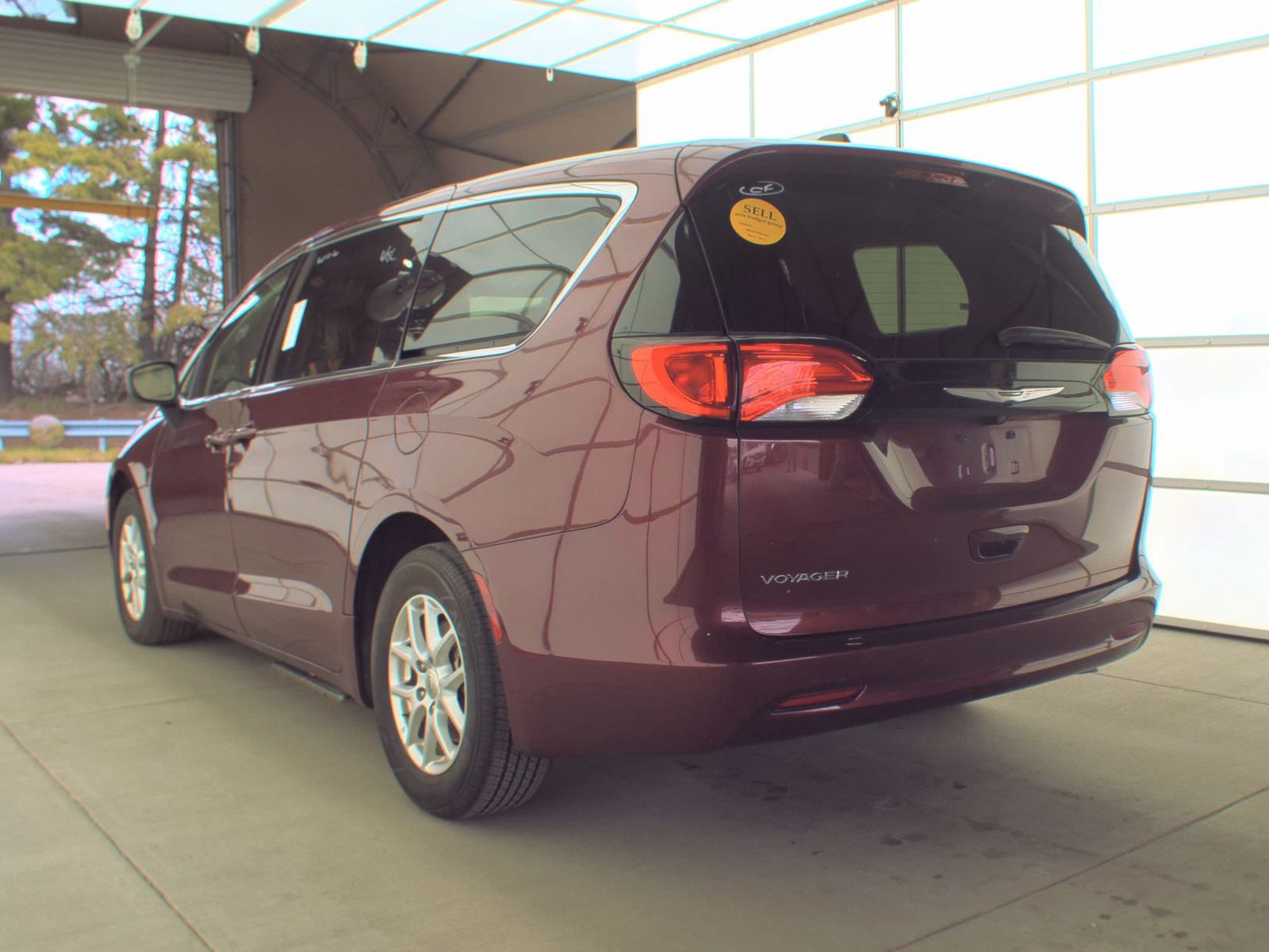 CHRYSLER VOYAGER - 7