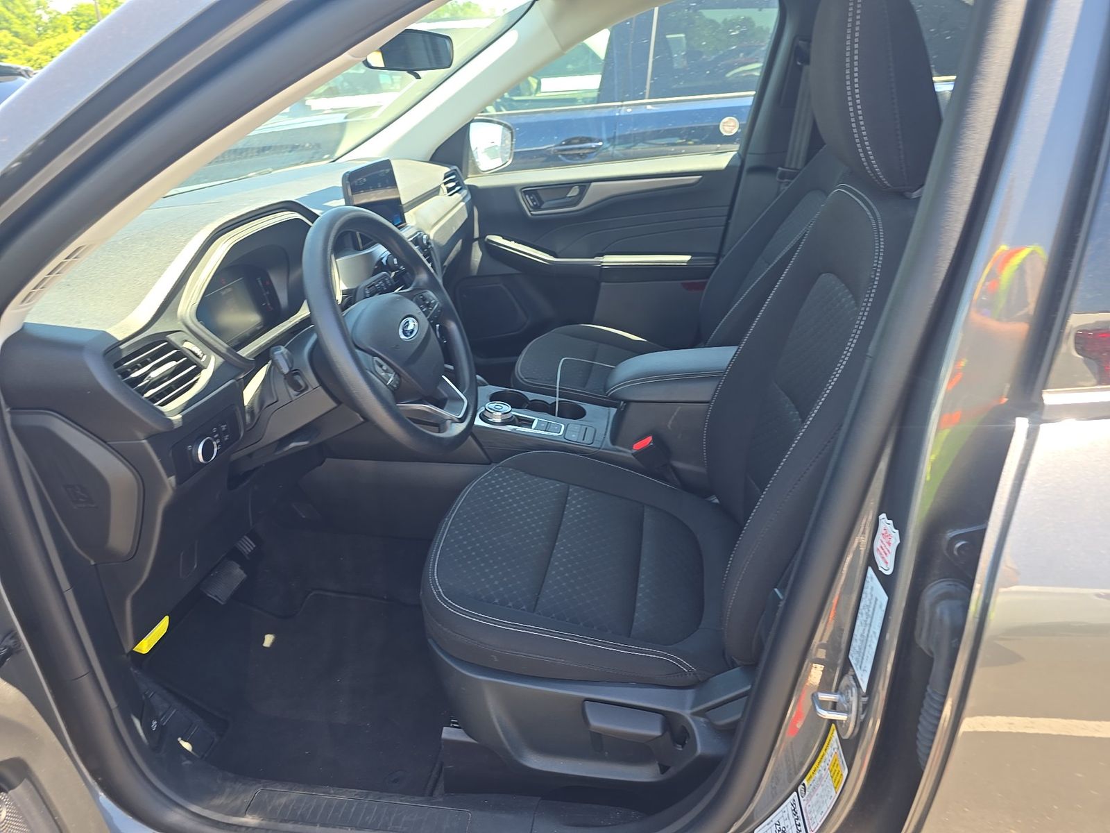 FORD ESCAPE - 8