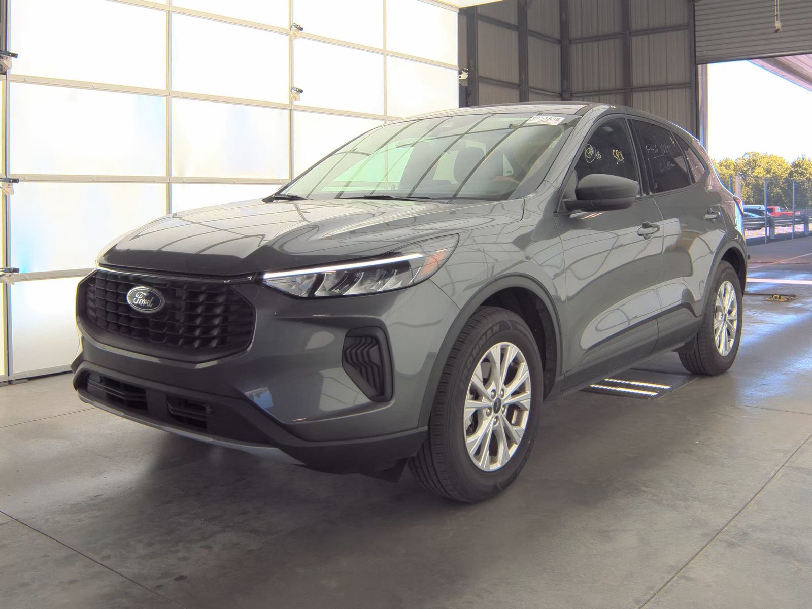 FORD ESCAPE - 1