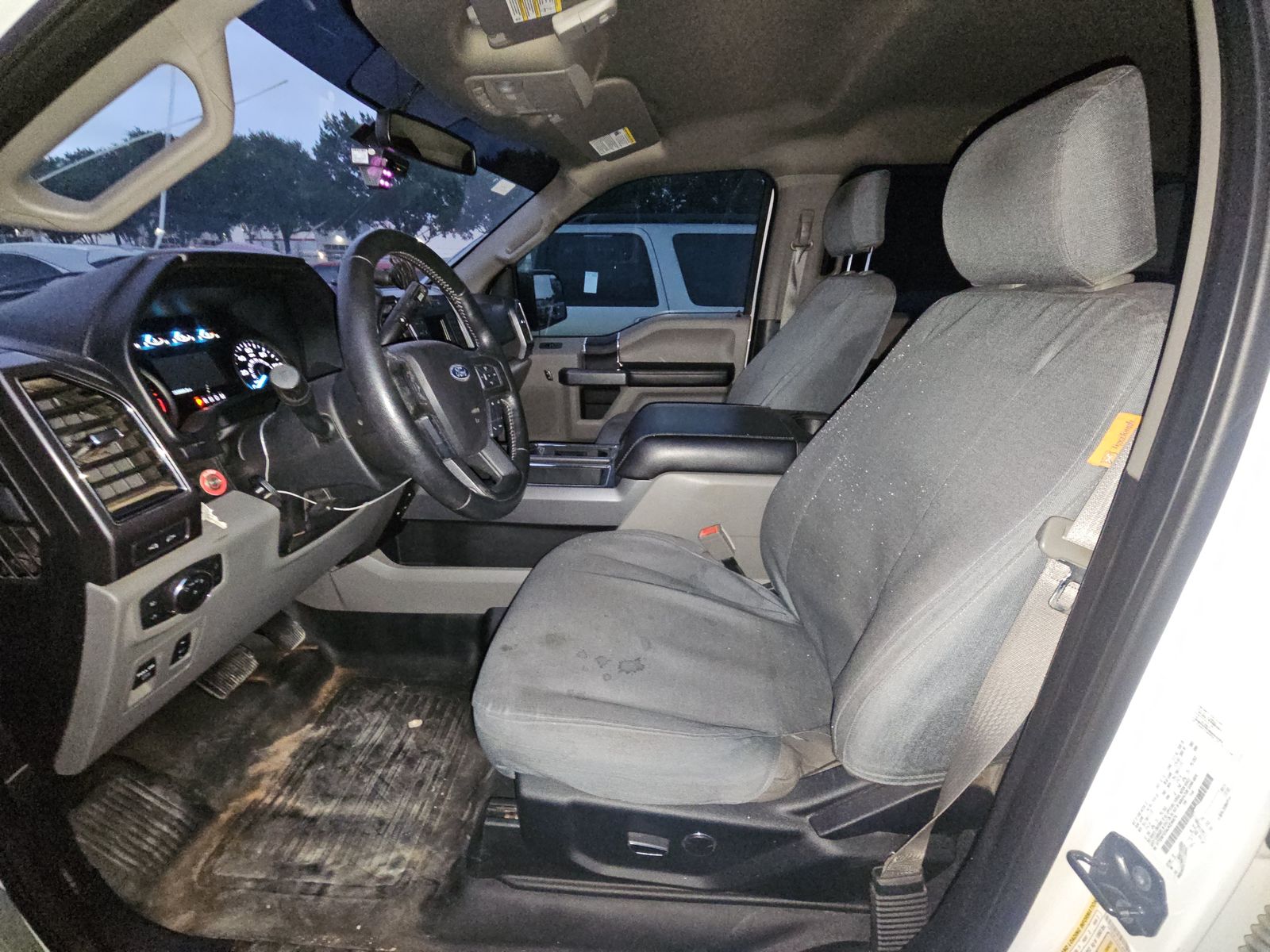 FORD F-150 - 8